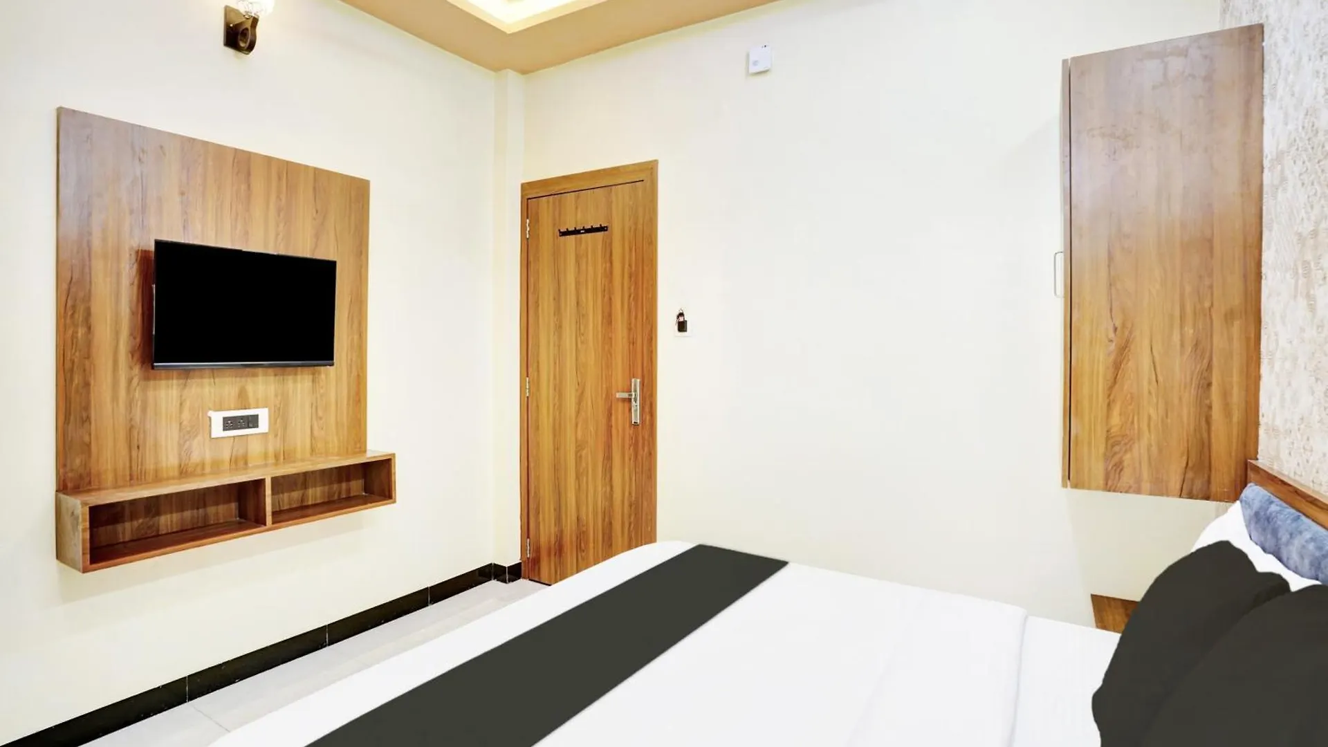 Hotel O Abd Hotel & Restro Udaipur 3*,  India